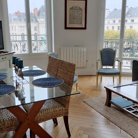 Appartement F3 Au Balcon De La Place Du Martroi Orléans Eksteriør billede