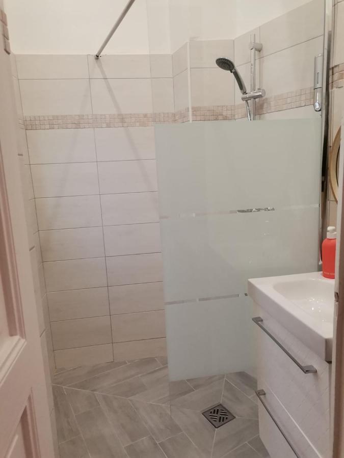 Appartement F3 Au Balcon De La Place Du Martroi Orléans Eksteriør billede